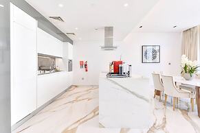 Lavish & Equipped 2 BR Facing Ain Dubai