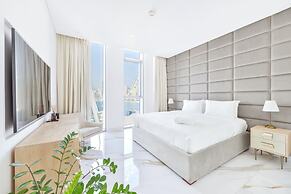 Lavish & Equipped 2 BR Facing Ain Dubai