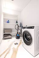 Lavish & Equipped 2 BR Facing Ain Dubai