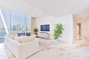 Lavish & Equipped 2 BR Facing Ain Dubai