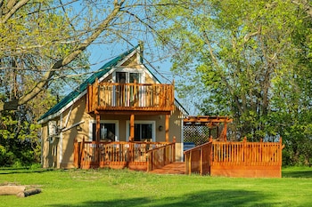 Black River Cottages