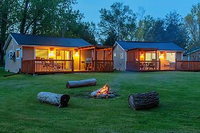 Black River Cottages