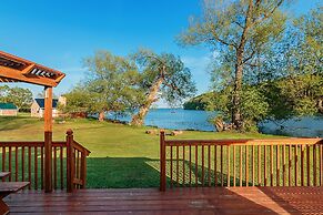 Black River Cottages