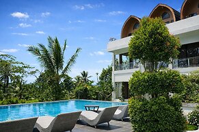 Nirvana Hotel Resort Tetebatu