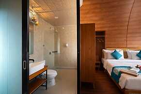 Nirvana Hotel Resort Tetebatu