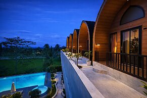 Nirvana Hotel Resort Tetebatu