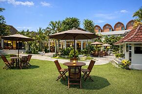 Nirvana Hotel Resort Tetebatu