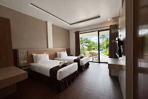 Nirvana Hotel Resort Tetebatu