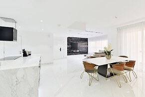 Waterfront Luxury 3plus1 BR in JBR Dubai