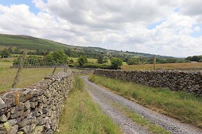 Meadow Syke Barn