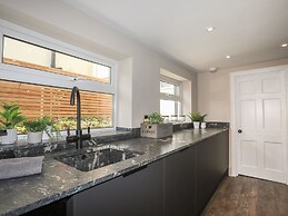 15 Rosemary Lane