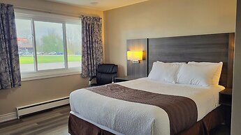 Maple Leaf Inn & Suites