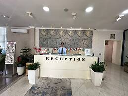Empire Hotel