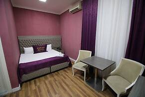 Empire Hotel