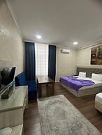 Empire Hotel