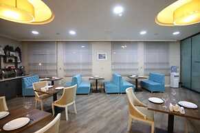 Empire Hotel