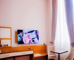 Empire Hotel