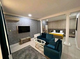 Empire Hotel