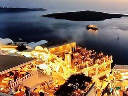 Santorini Studios Pleasure By The Sea