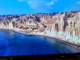 Santorini Studios Pleasure By The Sea