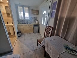 Santorini Studios Pleasure By The Sea