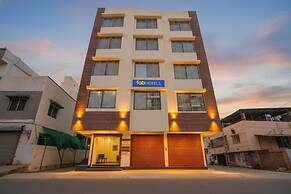 Fabhotel Crystal Inn