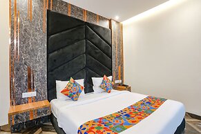 FabHotel Royale 116- Nr. Supertech Medicare Polyclinic Noida