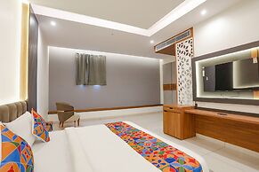 FabHotel Royale 116- Nr. Supertech Medicare Polyclinic Noida