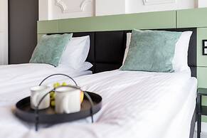 Q18 ApartHotel