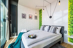 Q18 ApartHotel