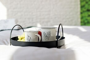 Q18 ApartHotel