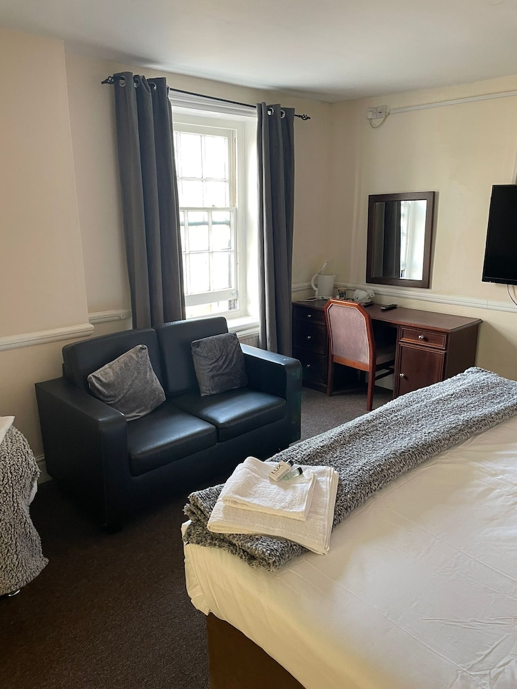 Rose & Crown Hotel