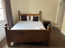 Rose & Crown Hotel