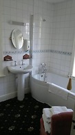Rose & Crown Hotel