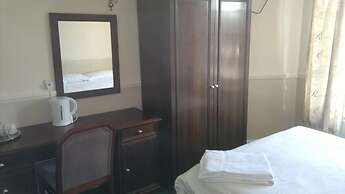 Rose & Crown Hotel