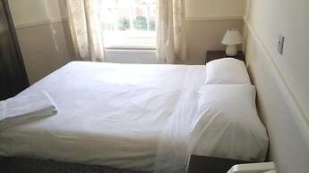 Rose & Crown Hotel