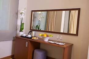 THE COACH HOTEL
