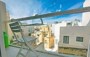 Remarkable 2-bed Apartment in St Julians