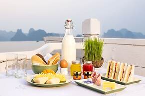 Hera Classic Boutique Cruises