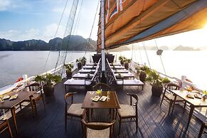 Hera Classic Boutique Cruises