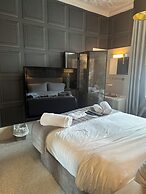 The Q Hotel