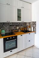 Modern Apartment With Balcony, Near Shopping Mall