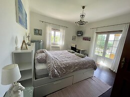 Farmhouse Sleeps 8 With Pool & Horses