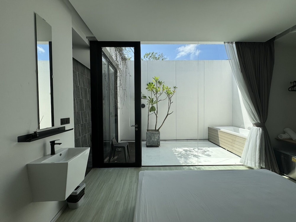 Innlux Phuket