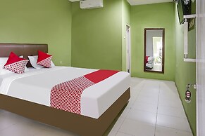 OYO Life 91027 Note Hotel Syariah