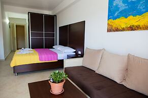 Art Apartments