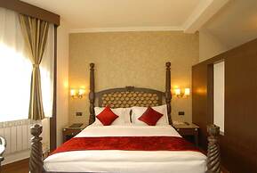 Hotel Arif Castle