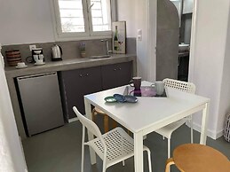 Sabbia Apartments 100m from Perissa Beach