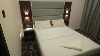MELODY QUEEN HOTEL BY AURA