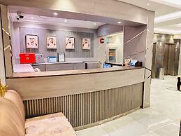 MELODY QUEEN HOTEL BY AURA
